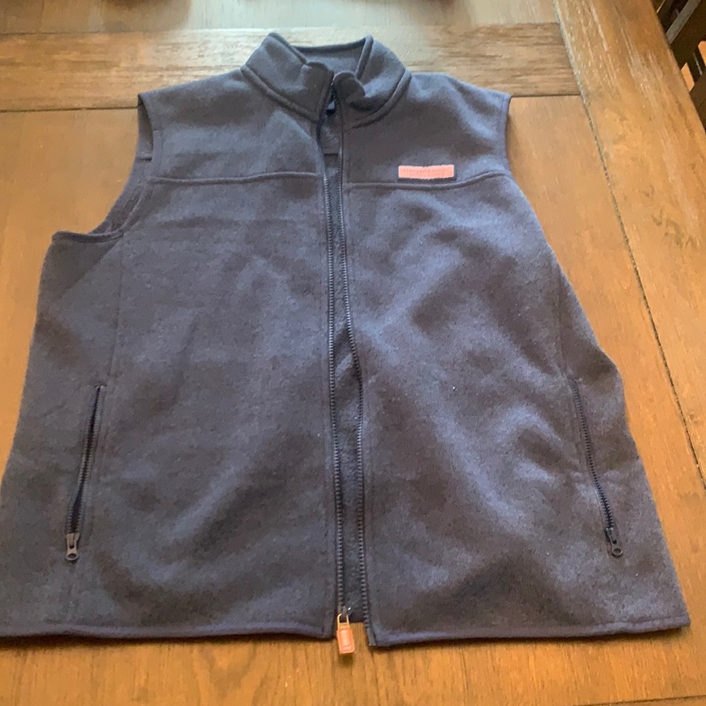 Vineyard Vines navy blue vest. Kids XL